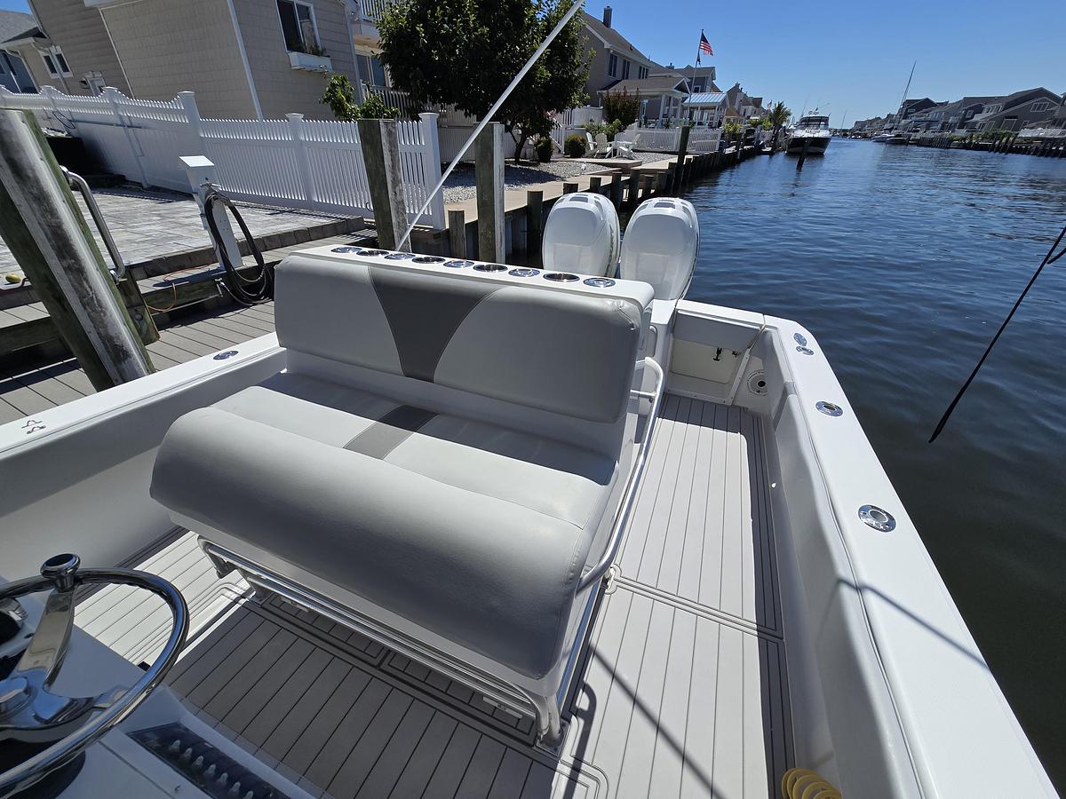 Used 2004 SeaVee 340B | 34ft