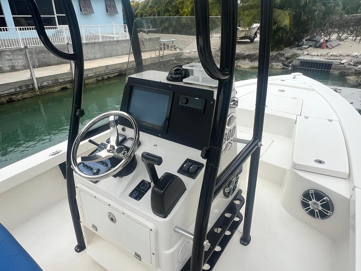 Used 2014 Pathfinder 2300 HPS | 23ft