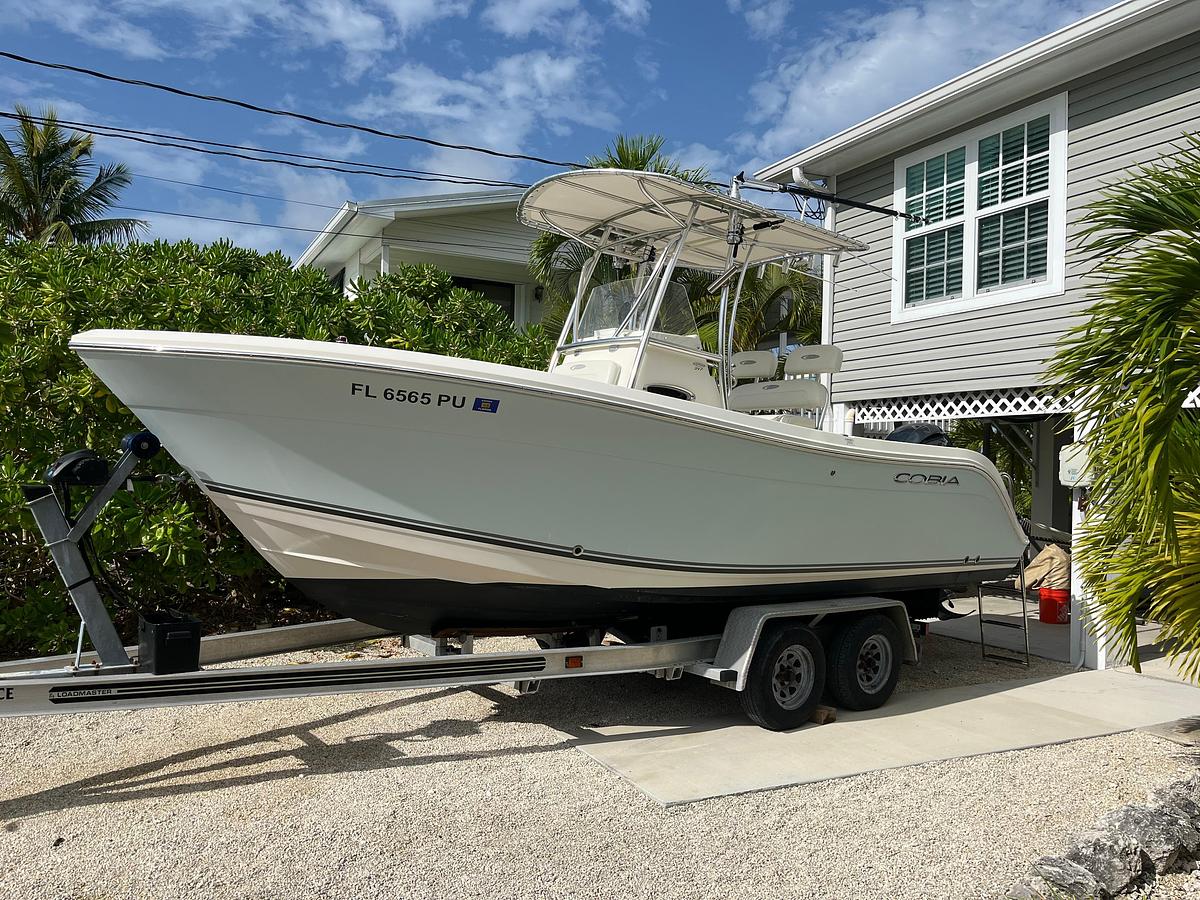 Used 2014 Cobia 217 Center Console | 22ft