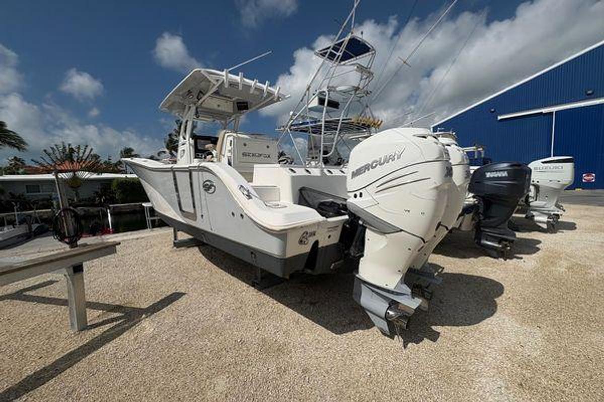 Used 2017 Sea Fox 288 Commander | 28ft