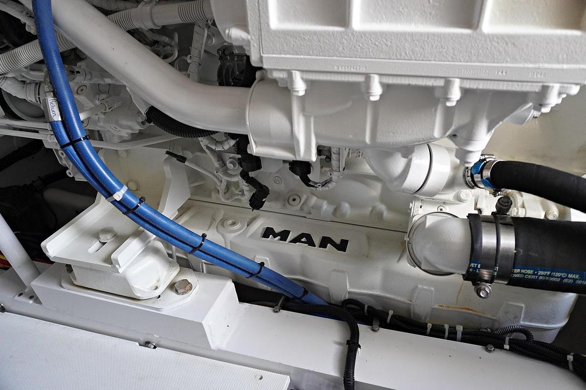 Used 2022 Henriques 42EXHT | 42ft