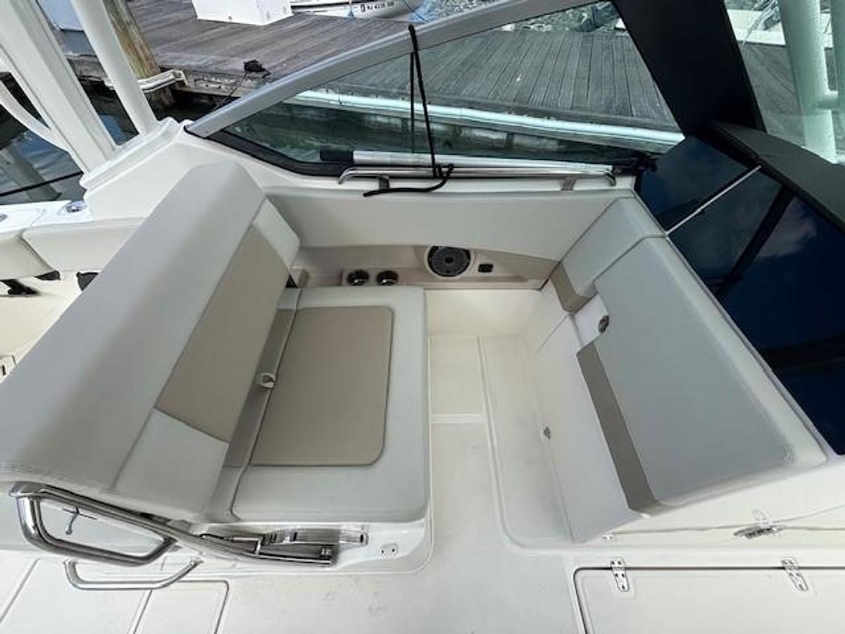 Used 2022 Boston Whaler 240 Vantage | 24ft