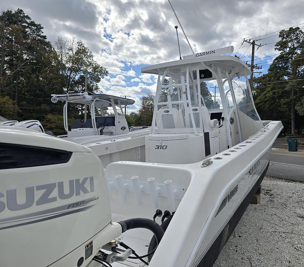 Used 2021 Twin Vee 310 CC | 31ft