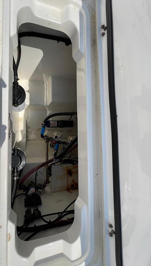 Used 2004 Century 3200 Center Console | 32ft