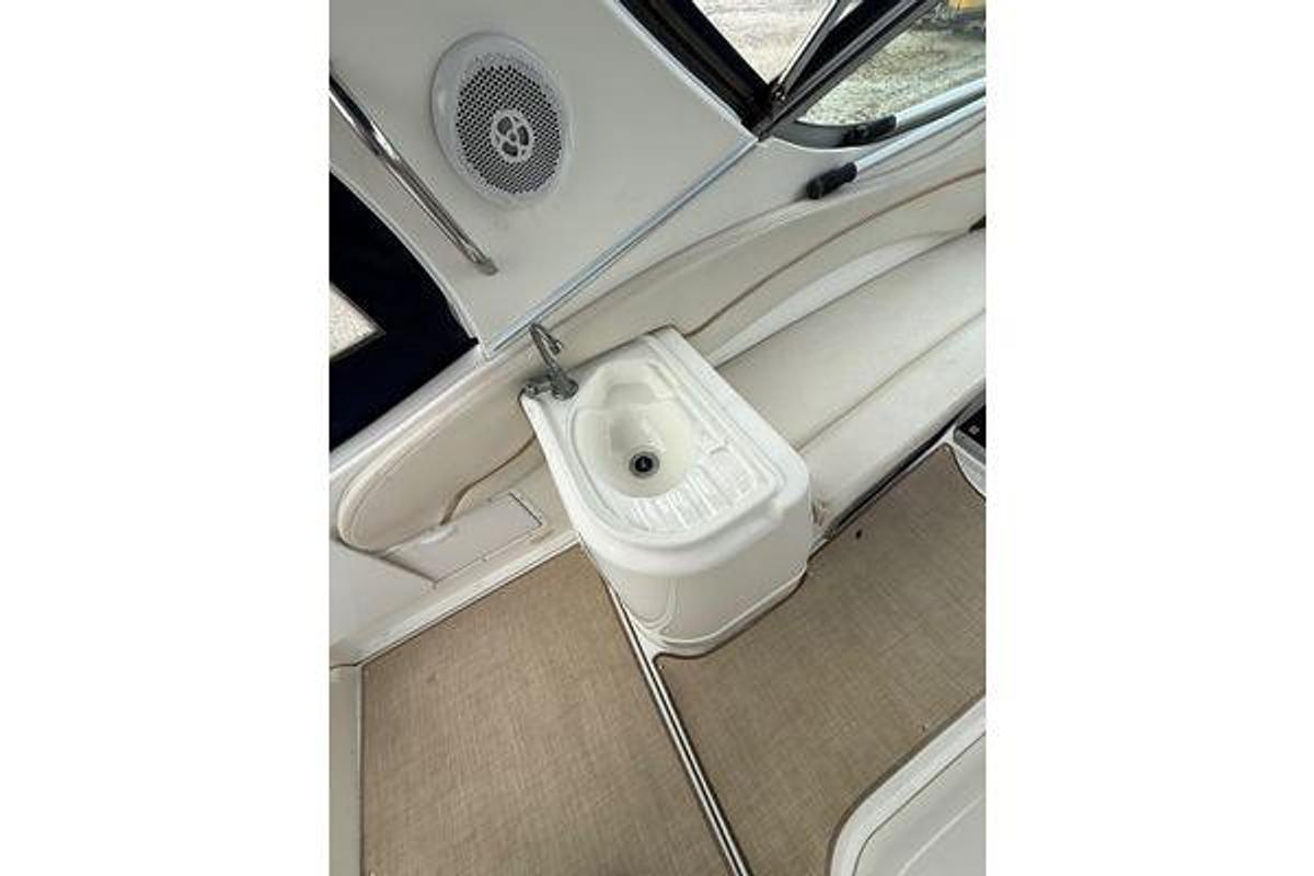 Used 2005 Larson Cabrio 290 | 29ft