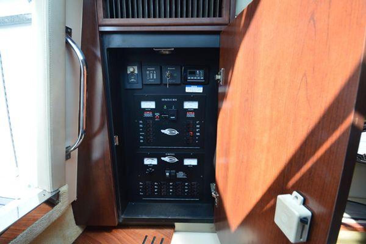 Used 2012 33' Chaparral 330 Signature | 33ft