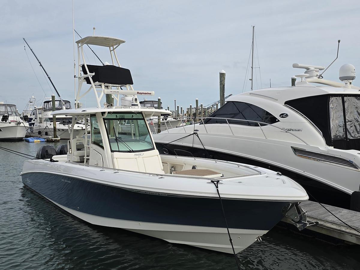 Used 2015 Boston Whaler 350 Outrage | 35ft