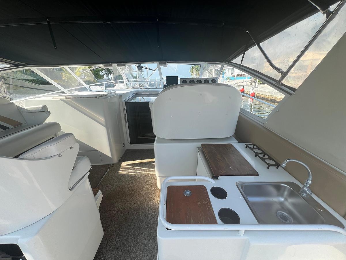 Used 1990 Trojan 11 Meter Express | 38ft