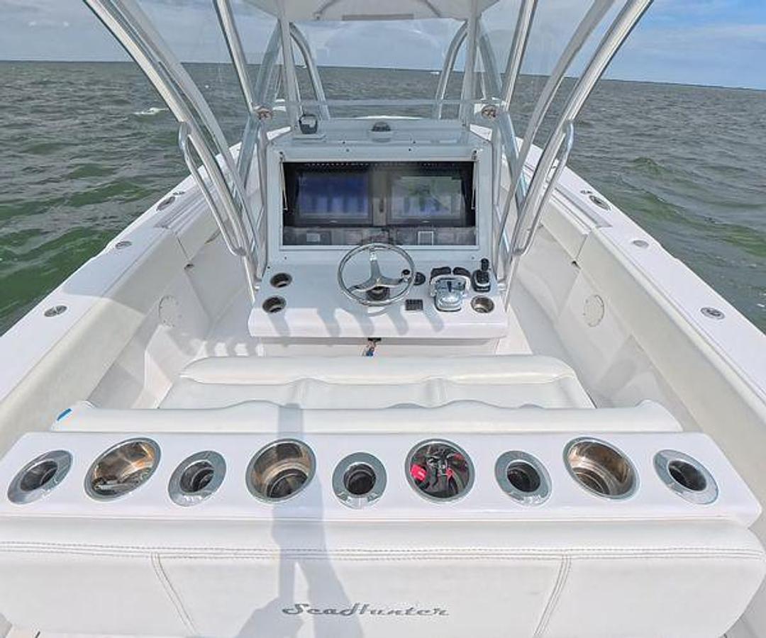 Used 2019 SeaHunter 33 Tournament | 33ft