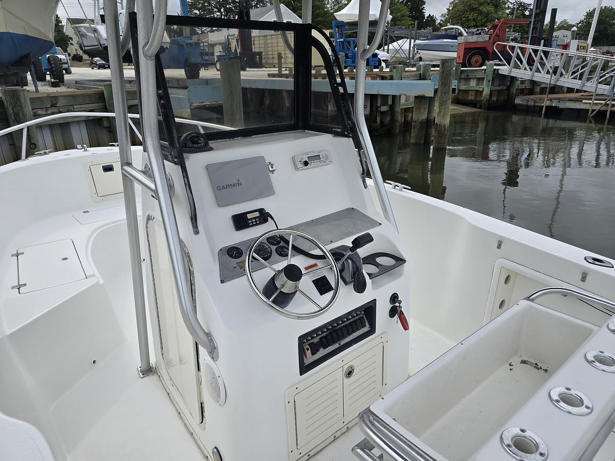 Used 2004 23' Mako 232 Center Console | 23ft
