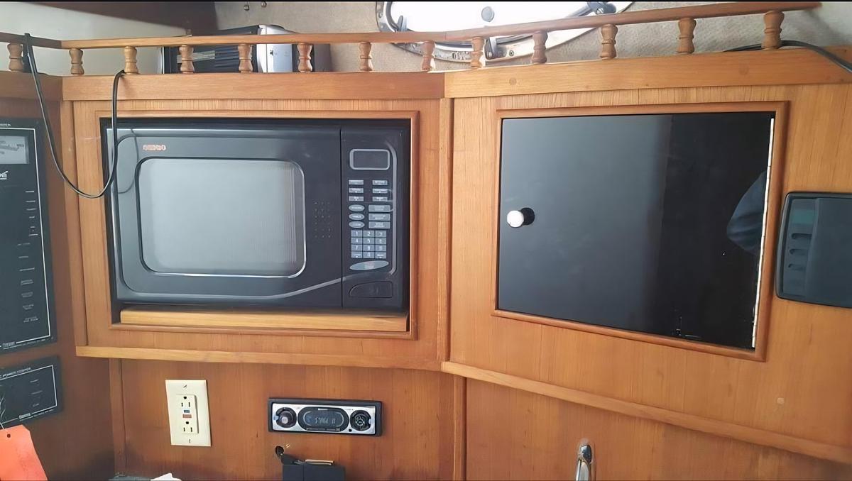 Used 2004 Carolina Classic 28 Express | 28ft