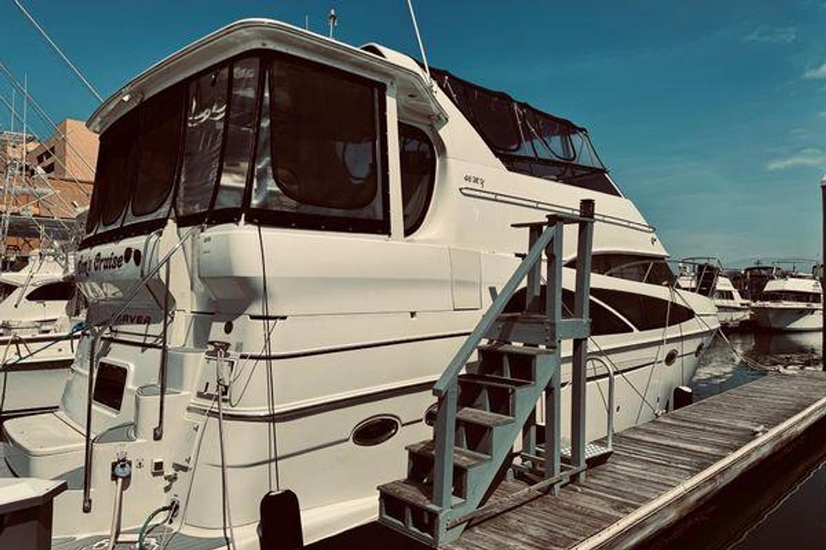 Used 2005 47' Carver 466 Motor Yacht | 47'