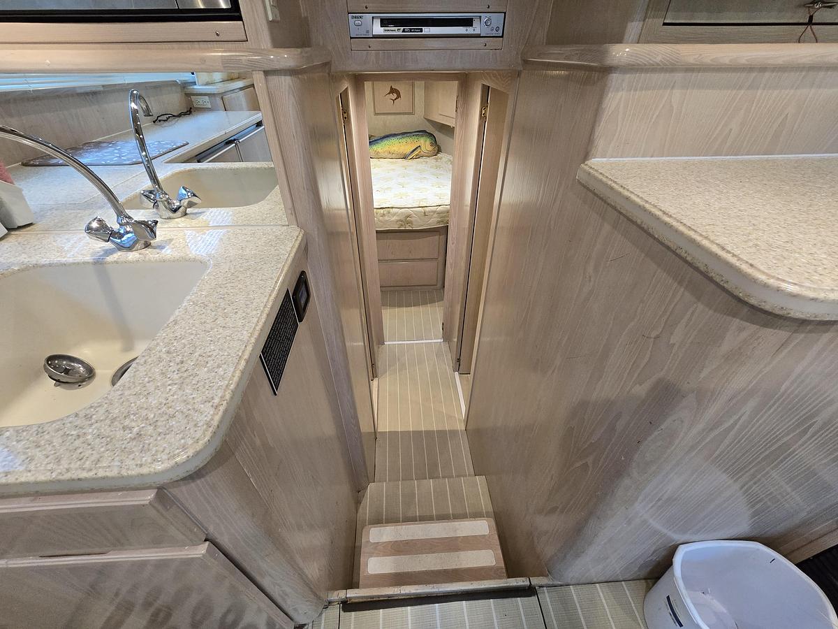 Used 2003 35' Henriques Sportfisherman Flybridge | 35ft