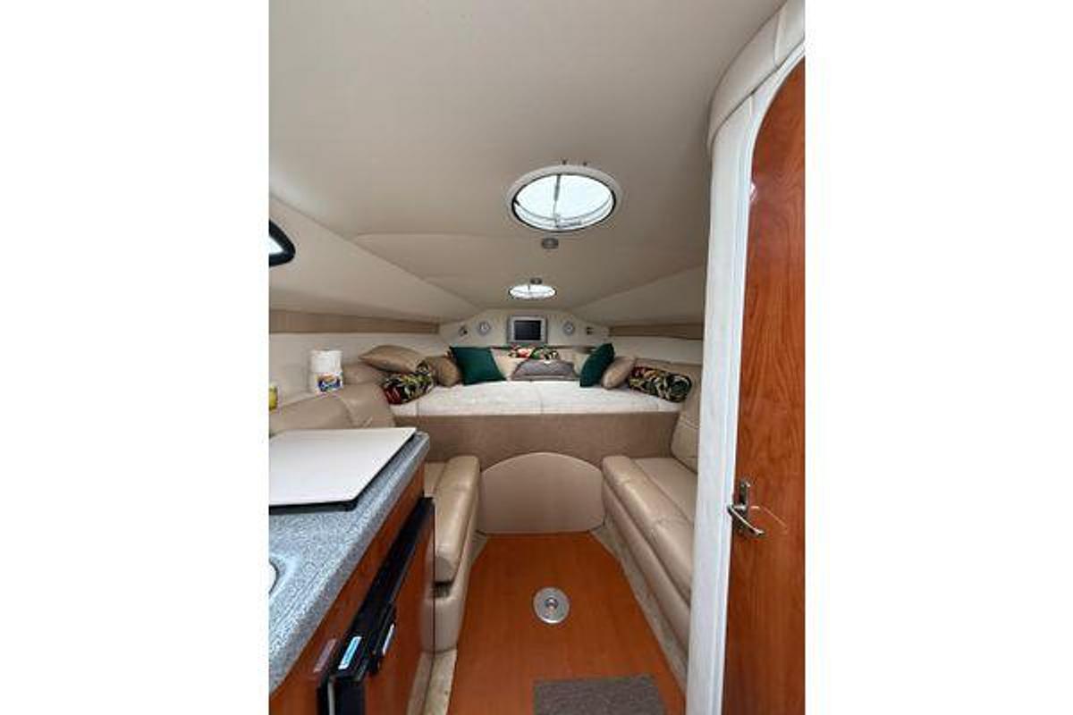 Used 2005 Larson Cabrio 290 | 29ft