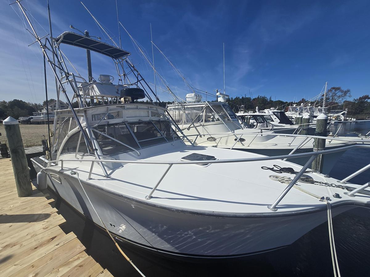 Used 1996 30' Albemarle 305 Express Fisherman