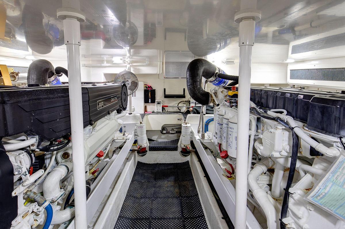 Used 2006 Silverton 50 Convertible | 50ft