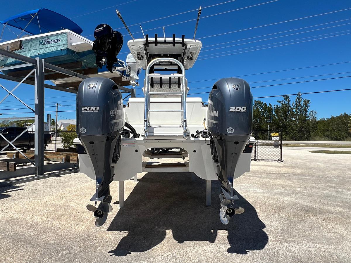 Used 2024 World Cat 260 CC-X | 26ft