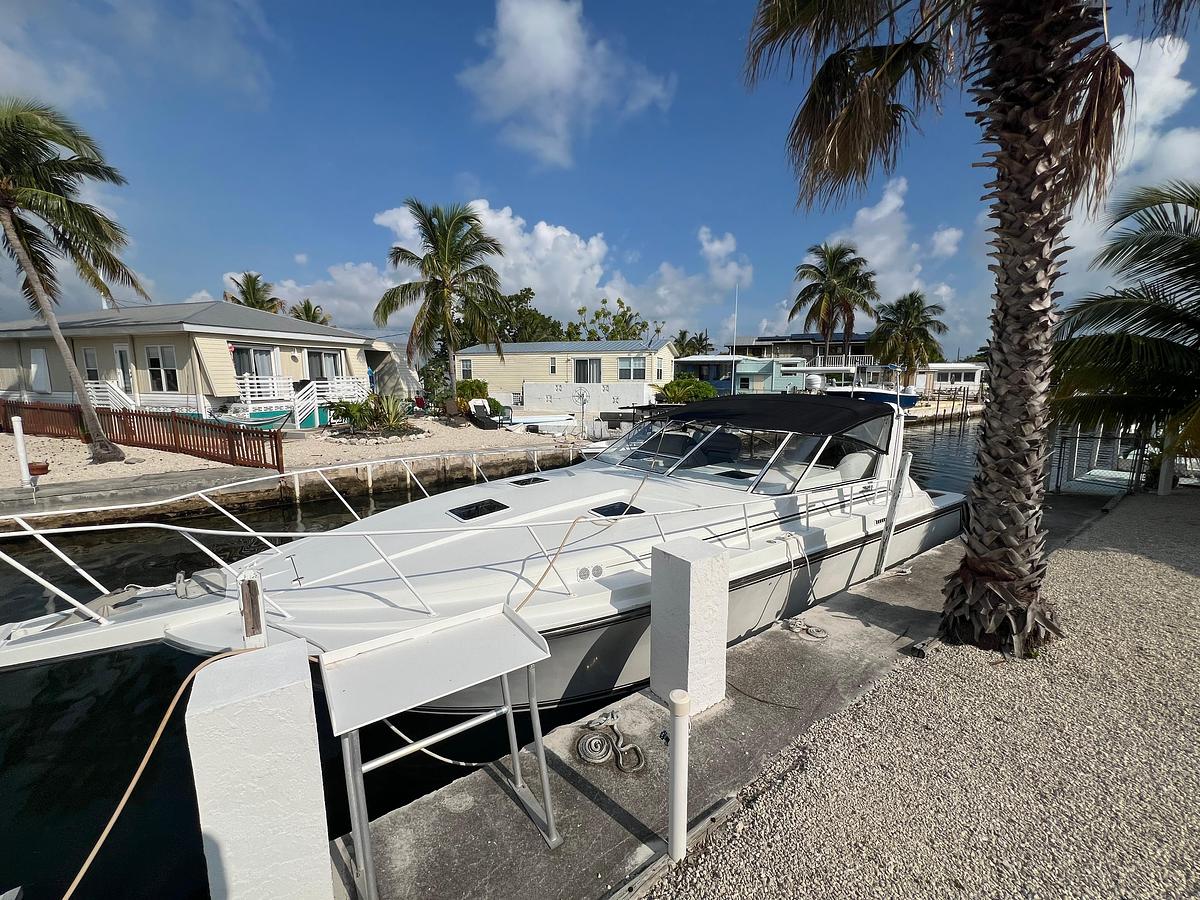 Used 1990 Trojan 11 Meter Express | 38ft