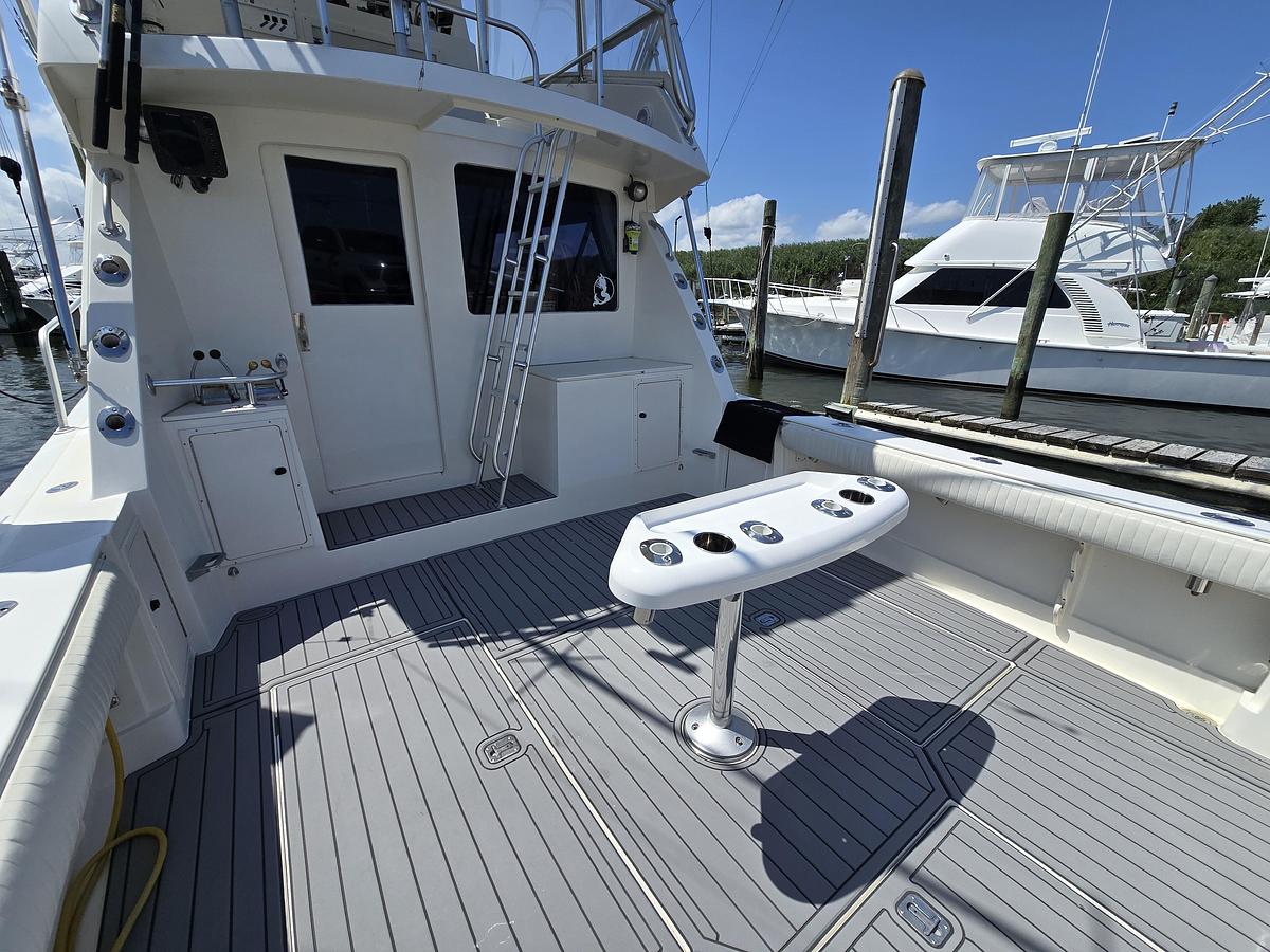 Used 1998 38' Henriques Sportfisherman