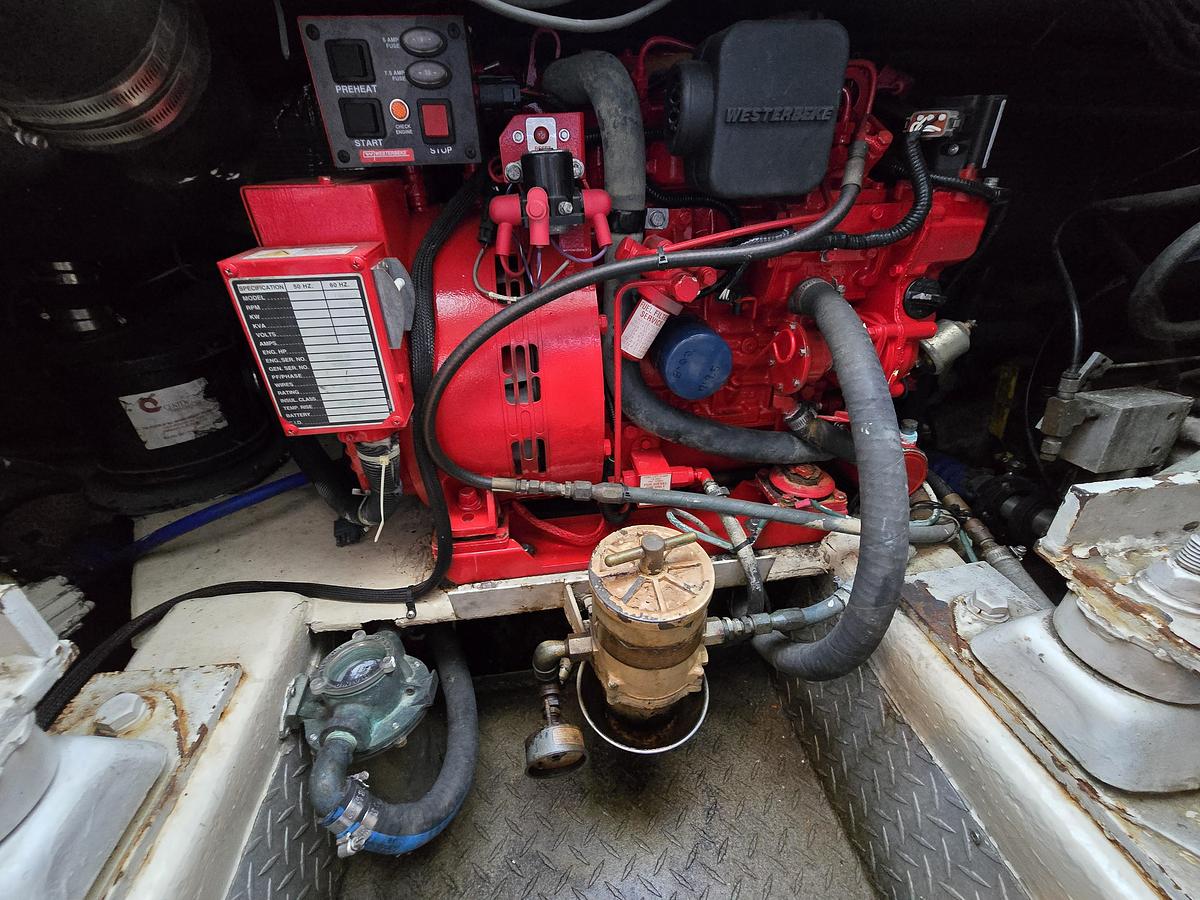 Used 1999 40' Ocean Yachts Open