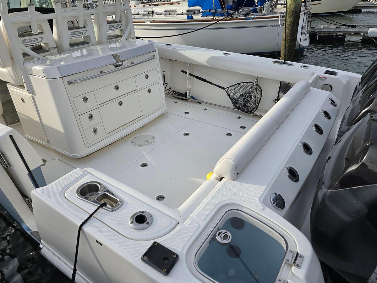 Used 2015 Boston Whaler 350 Outrage | 35ft