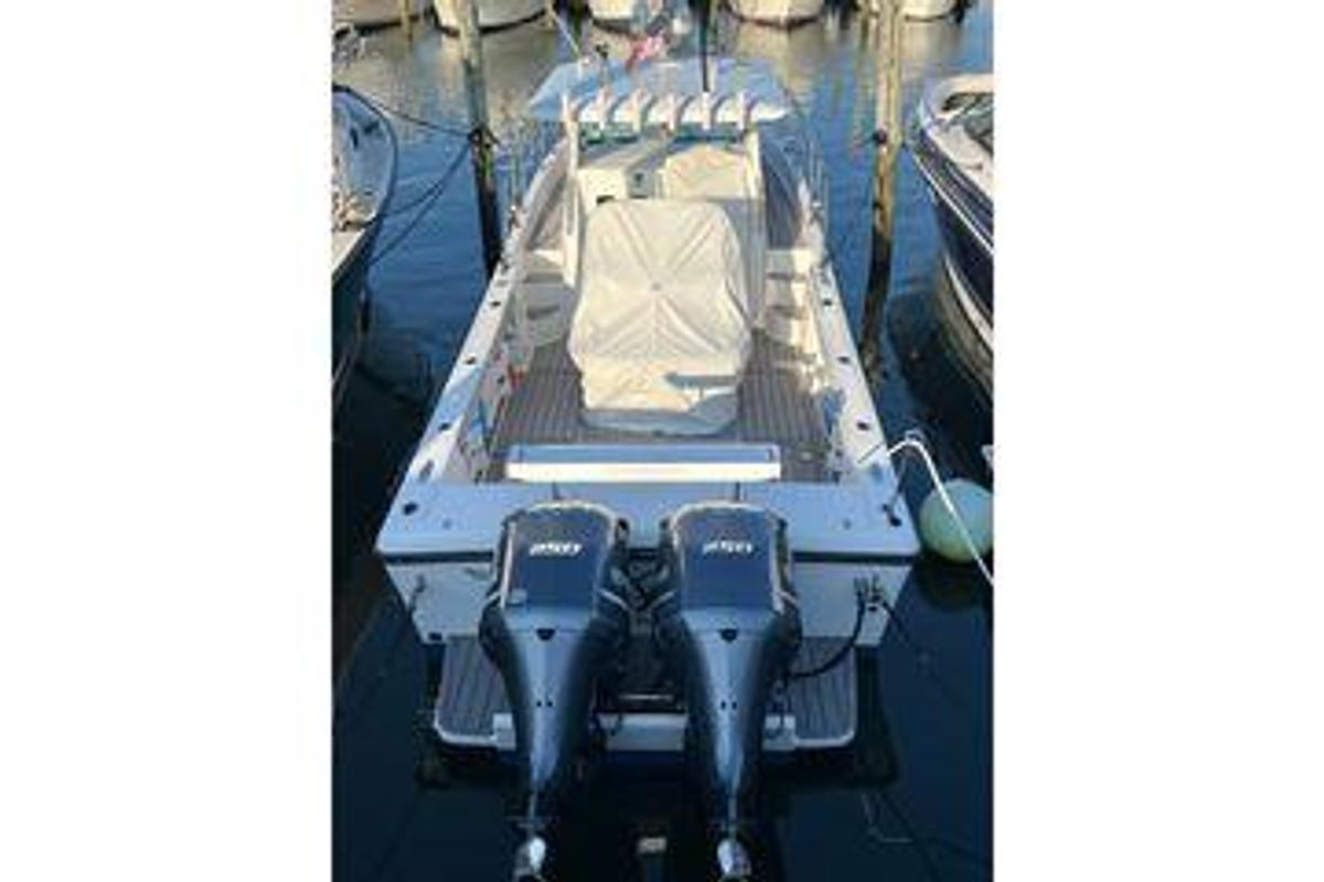 Used 2015 28' True World Marine TE289