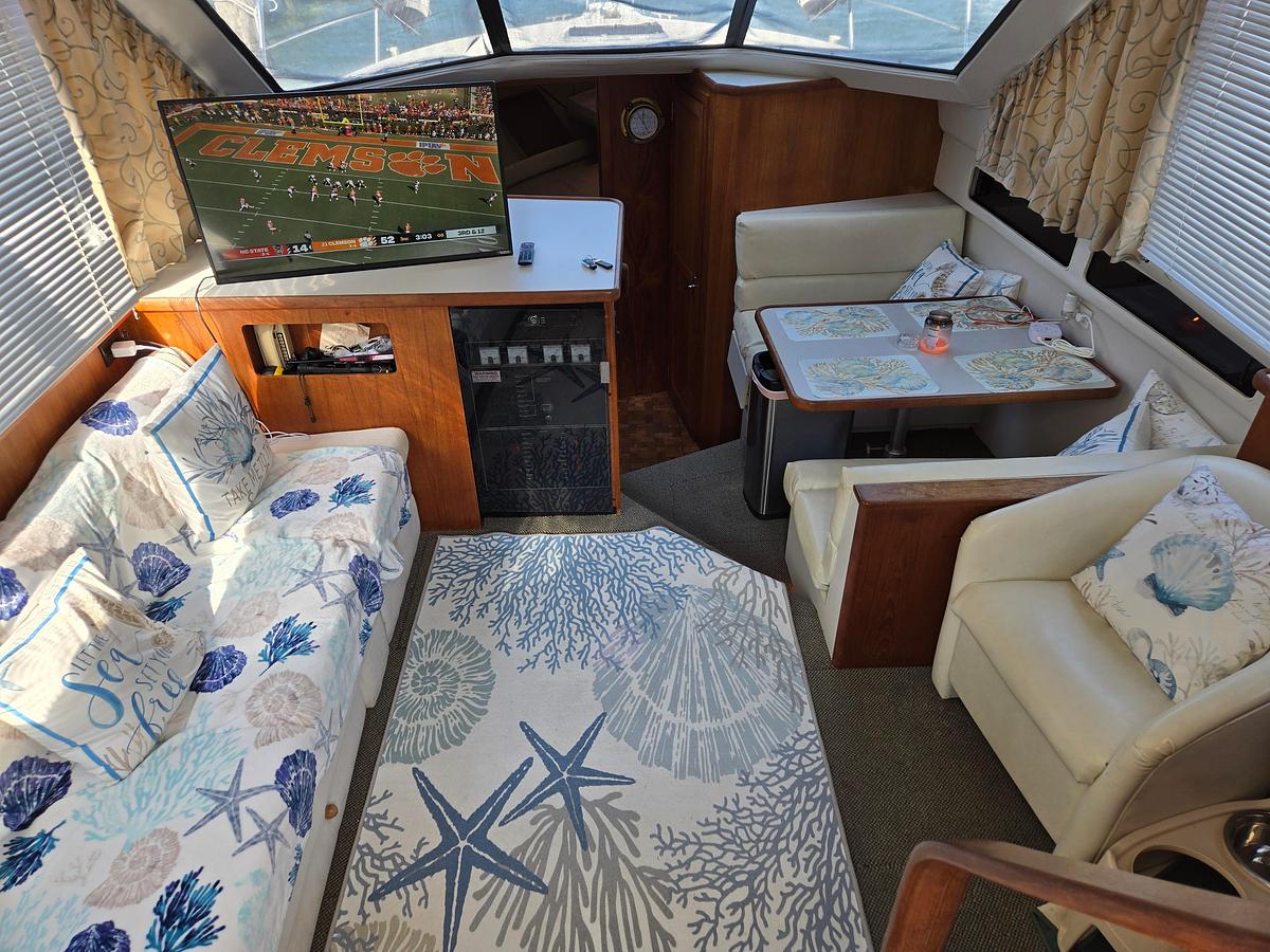 Used 1994 Carver 390CPMY | 39ft