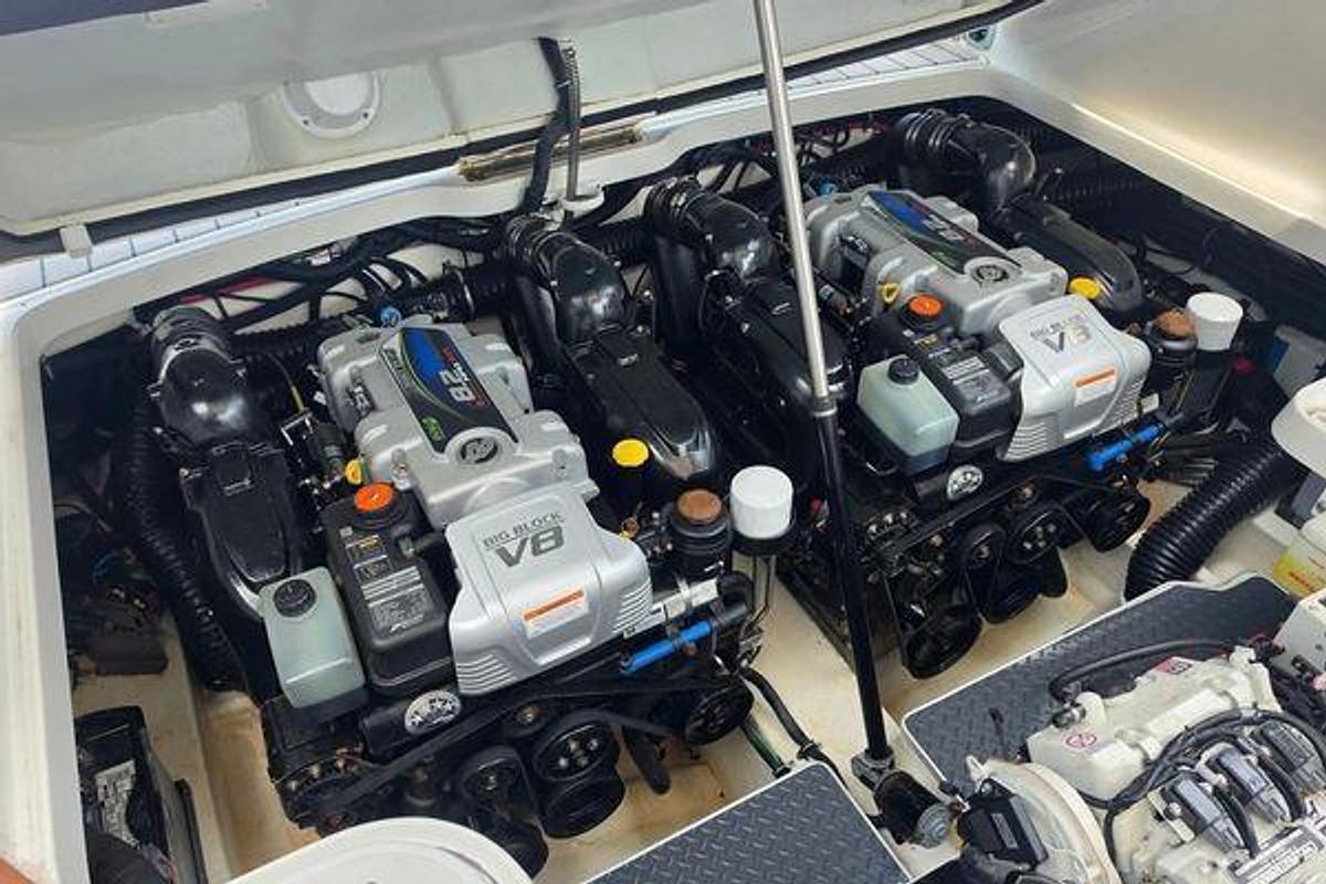Used 2020 33' Formula 330 Crossover Bowrider
