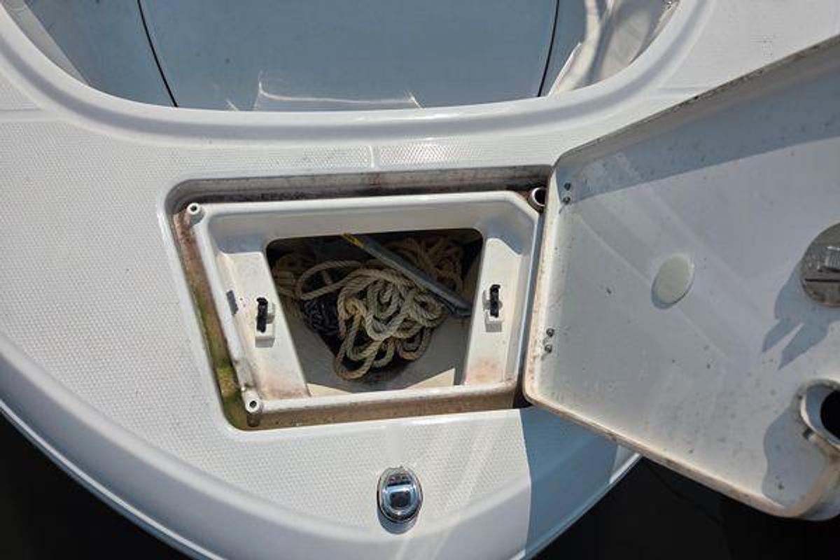 Used 2025 18' Robalo R180 Center Console