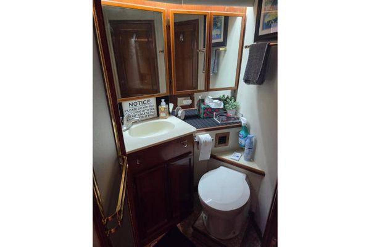 Used 1990 42' Egg Harbor Golden Egg 42 | 42ft