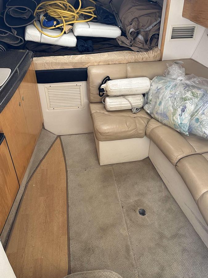 Used 2001 Larson Cabrio 290 Mid Cabin | 29ft