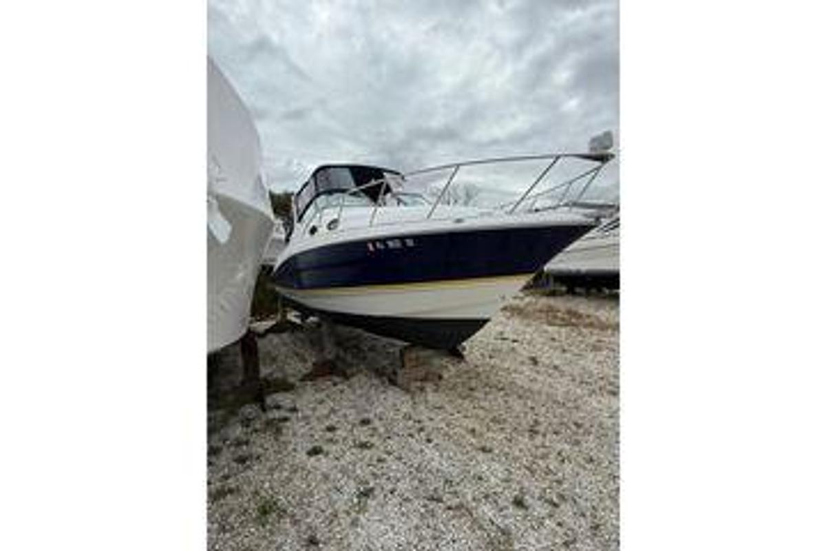 Used 2005 Larson Cabrio 290 | 29ft
