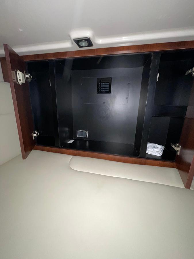 Used 2018 Chaparral 310 Signature | 31ft