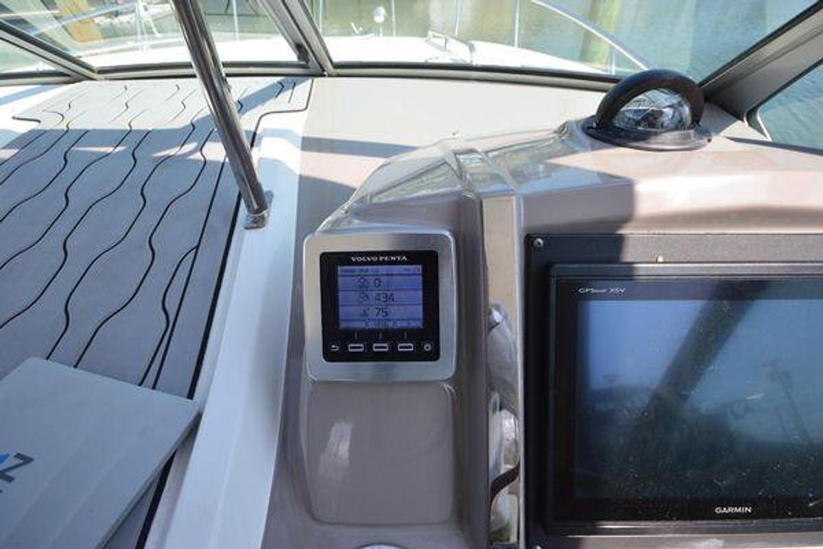 Used 2012 33' Chaparral 330 Signature | 33ft