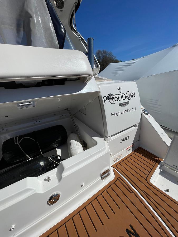 Used 2018 Chaparral 310 Signature | 31ft