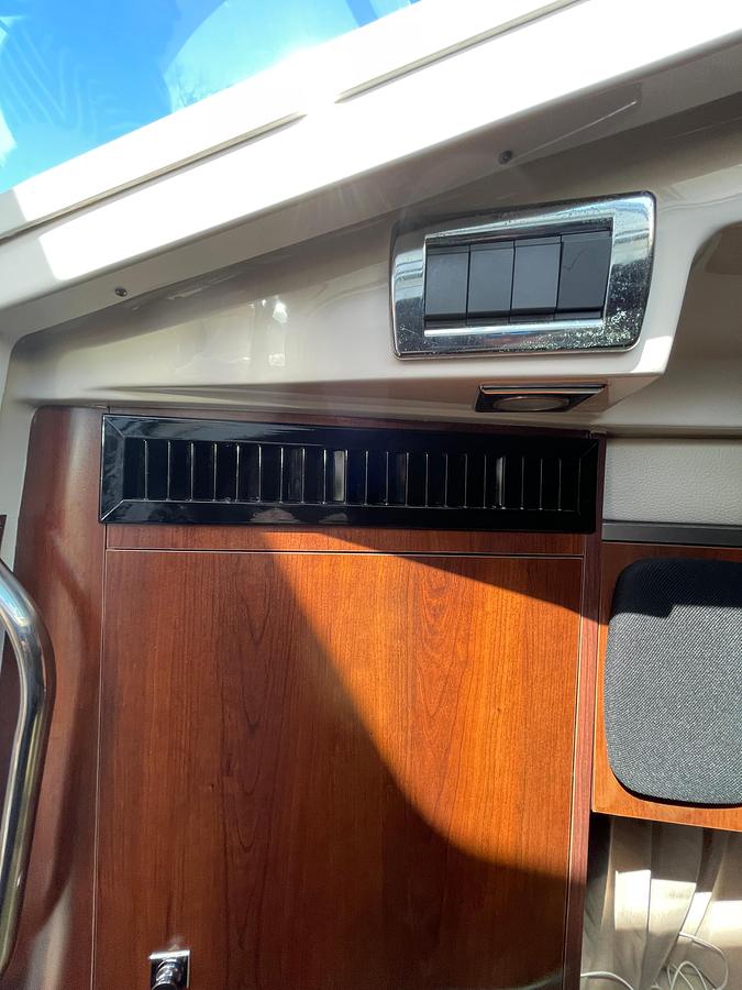 Used 2018 Chaparral 310 Signature | 31ft