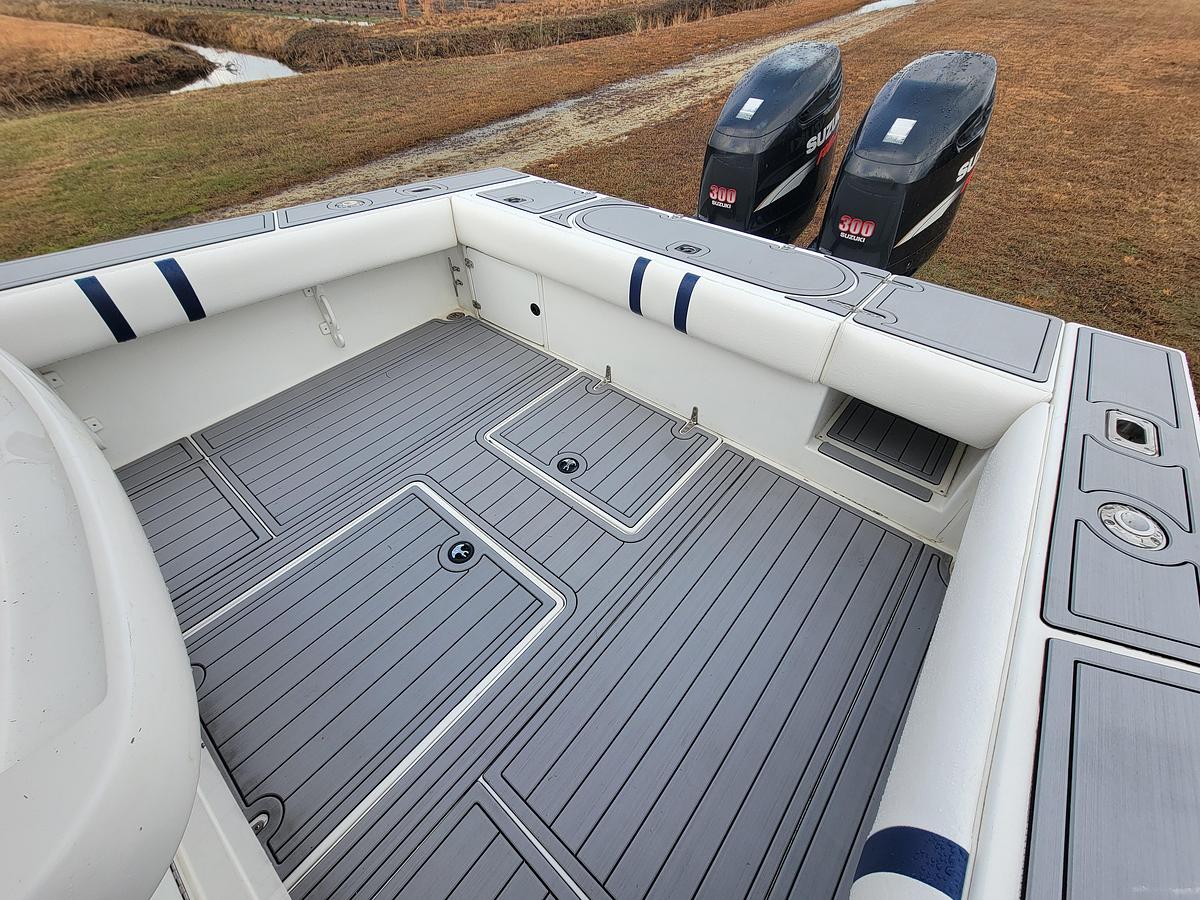 Used 1996 Venture 34 Center Console | 34ft