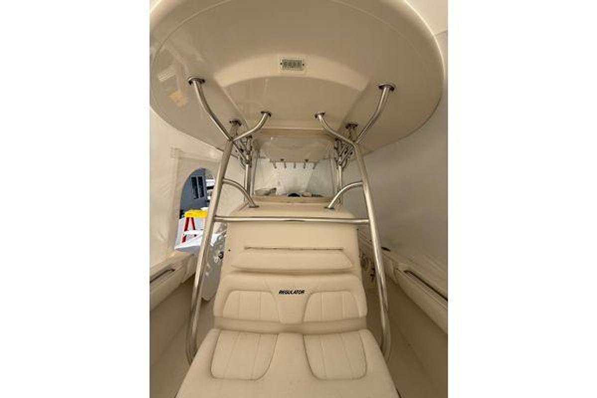 Used 2015 Regulator 28 Forward Seating | 28ft