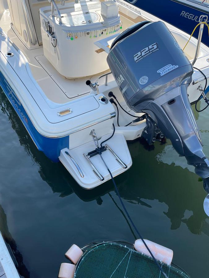 Used 2013 Pioneer 222 Sportfish | 22ft