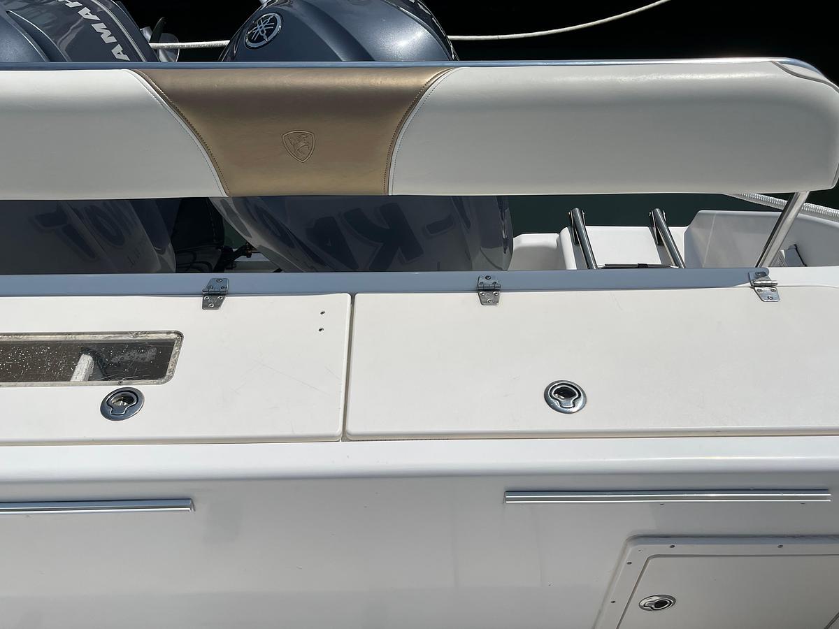 Used 2004 Century 3200 Center Console | 32ft