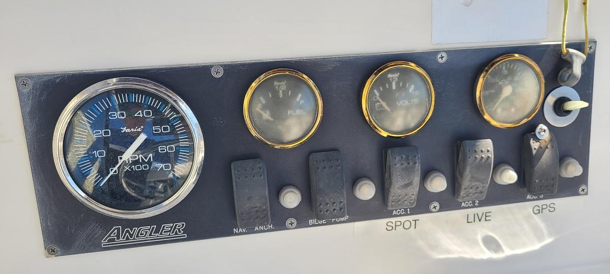 Used 2001 Angler 22 Center Console | 22ft