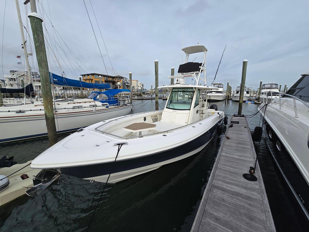 Used 2015 Boston Whaler 350 Outrage | 35ft