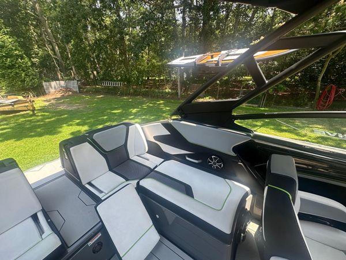 Used 2021 Yamaha Boat 255XD | 25ft