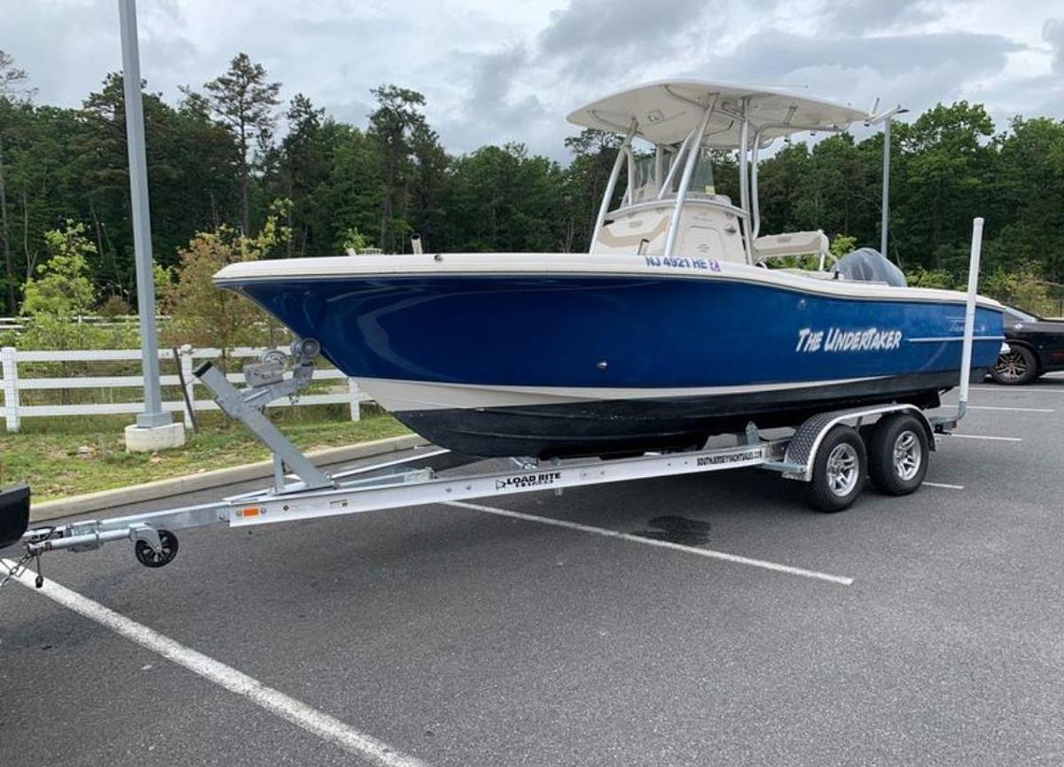 Used 2013 Pioneer 222 Sportfish | 22ft