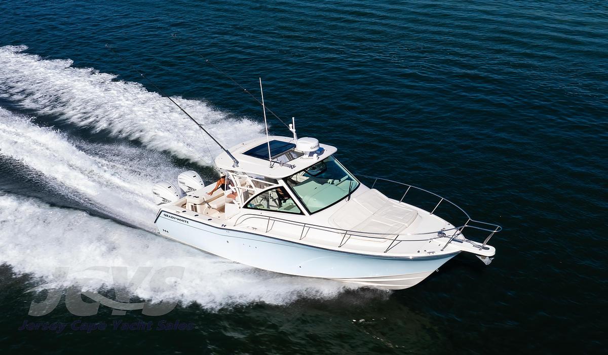 Used 2022 33' Grady-White 330 Express | 33ft