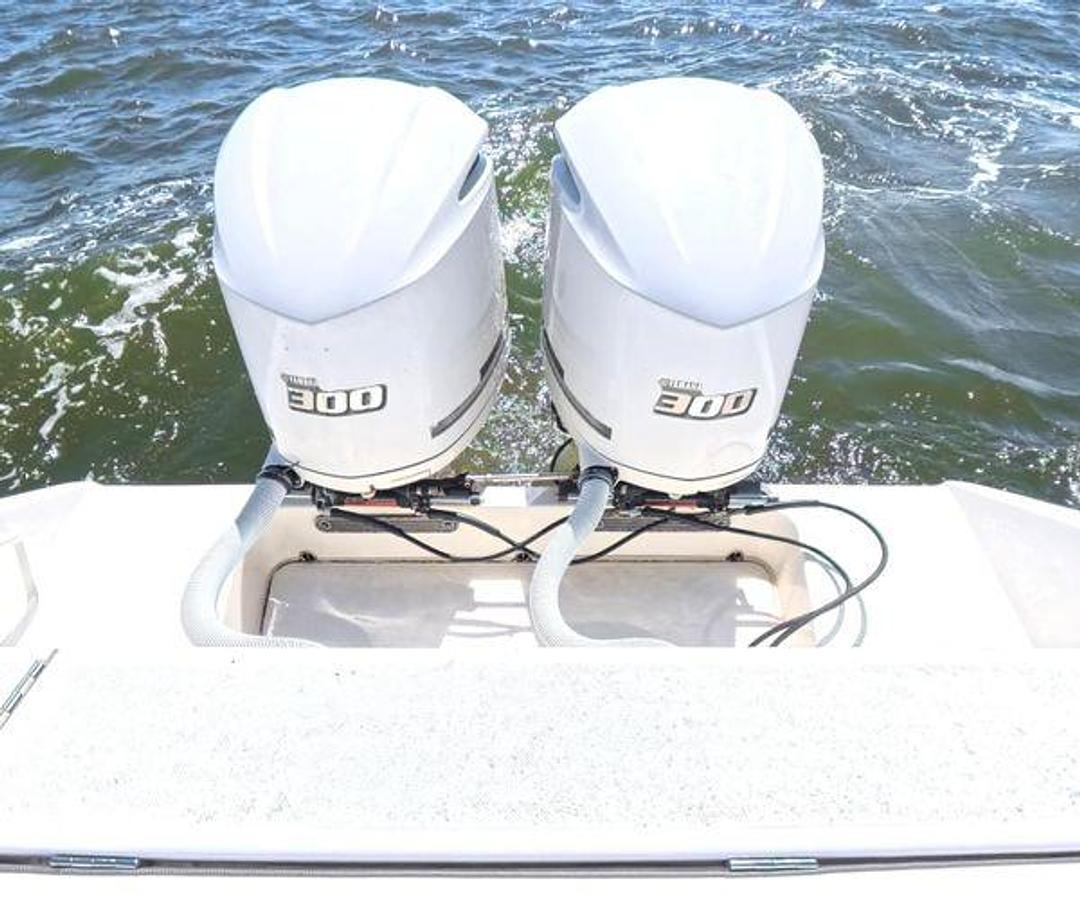 Used 2014 Jupiter 30 FS | 30ft