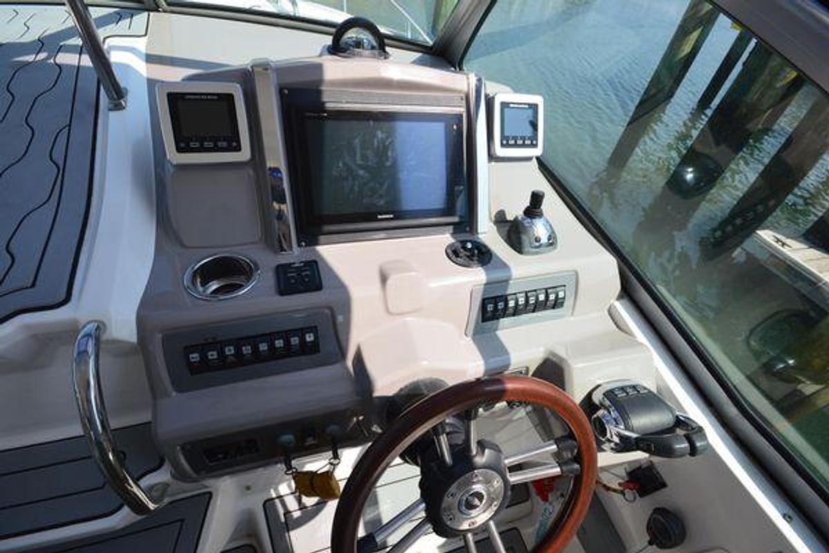 Used 2012 33' Chaparral 330 Signature | 33ft