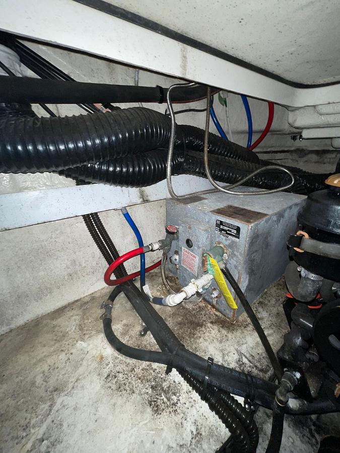 Used 2018 Chaparral 310 Signature | 31ft