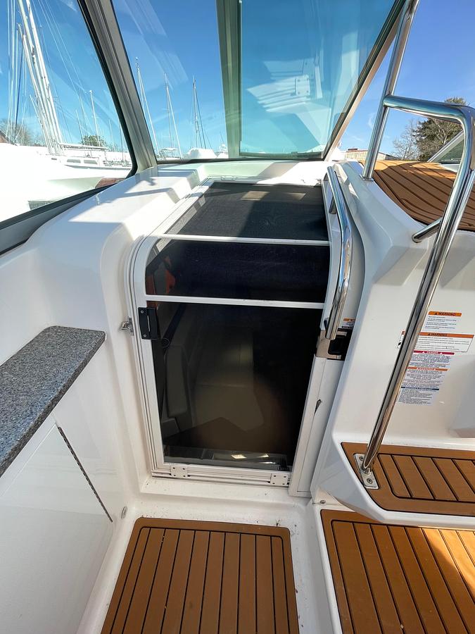 Used 2018 Chaparral 310 Signature | 31ft