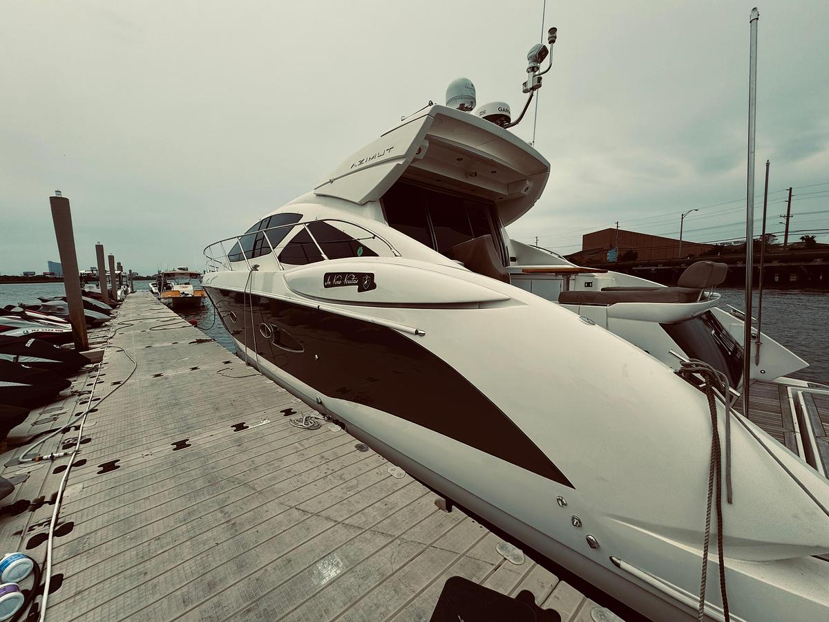 Used 2009 Azimut Atlantis 50 | 50ft